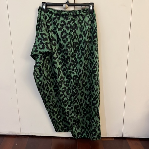 Asos green leopard print asymmetrical skirt - Picture 2 of 6